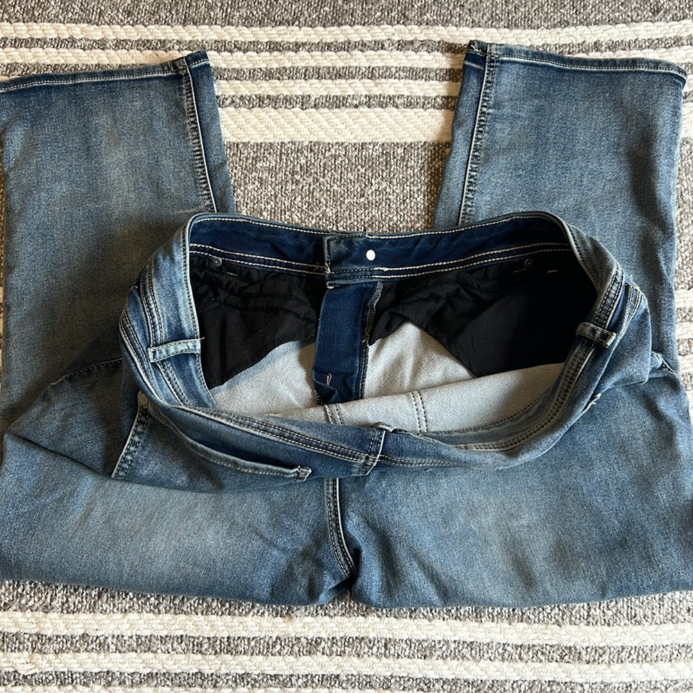 CATO // CROPPED STRAIGHT CURVY FIT JEANS - Picture 5 of 10